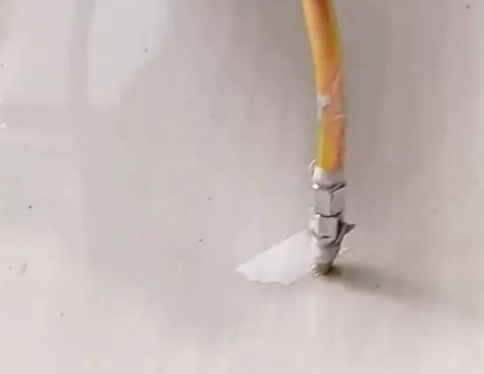宣城瓷砖空鼓维修公司专业解答在瓷砖铺贴过程中，如果使用的砂料过粗（如全部使用了粗砂），可能会导致以下问题